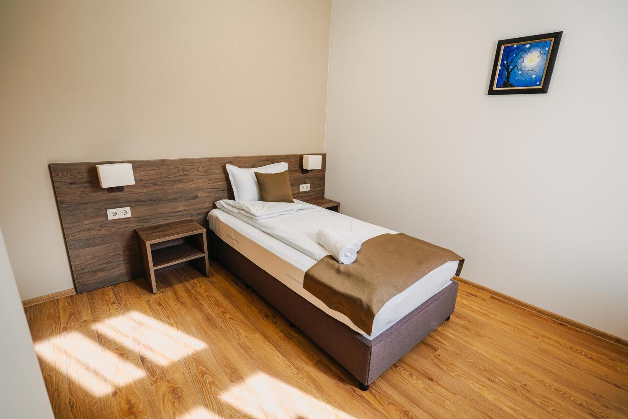 Hotel Хотел Театъръ à Pleven Extérieur photo