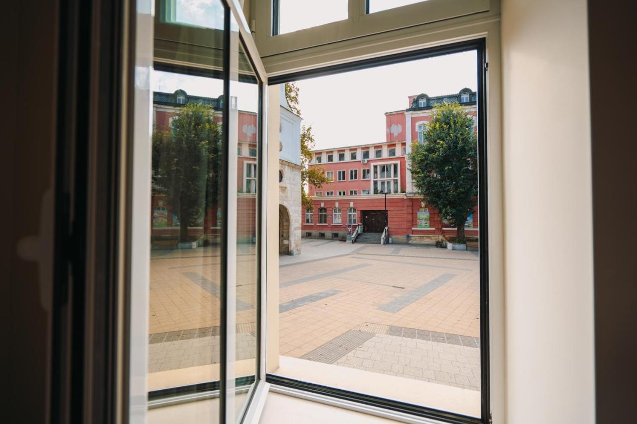 Hotel Хотел Театъръ à Pleven Extérieur photo