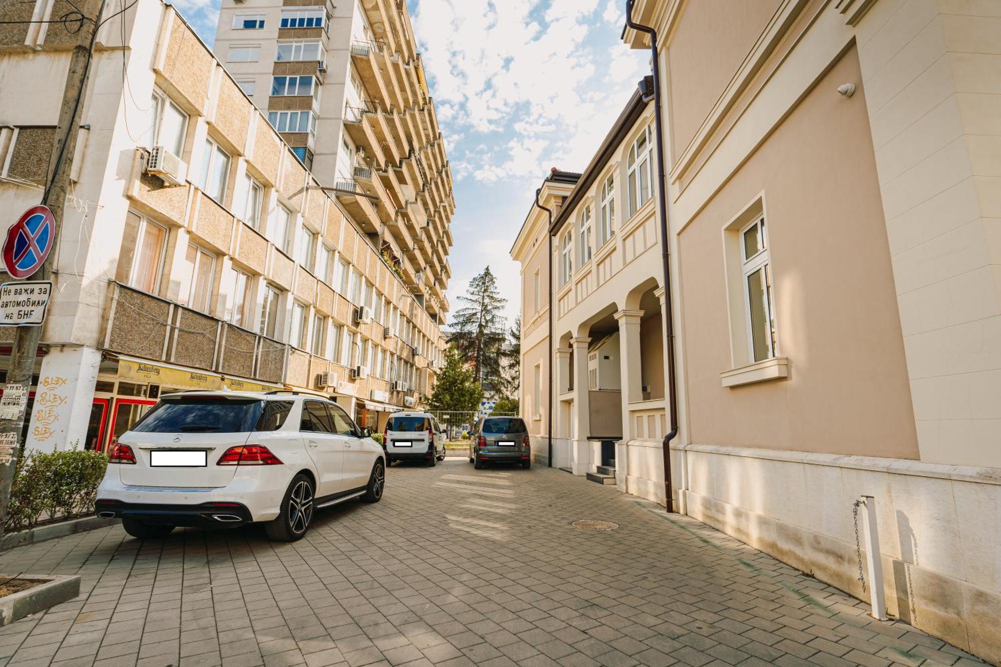 Hotel Хотел Театъръ à Pleven Extérieur photo