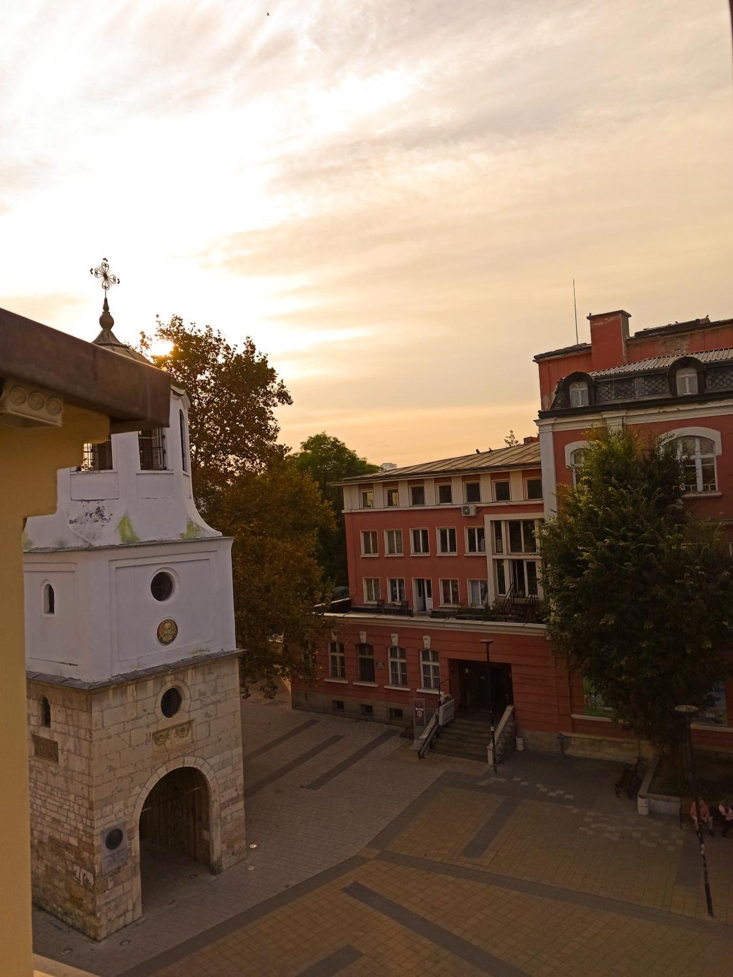 Hotel Хотел Театъръ à Pleven Extérieur photo