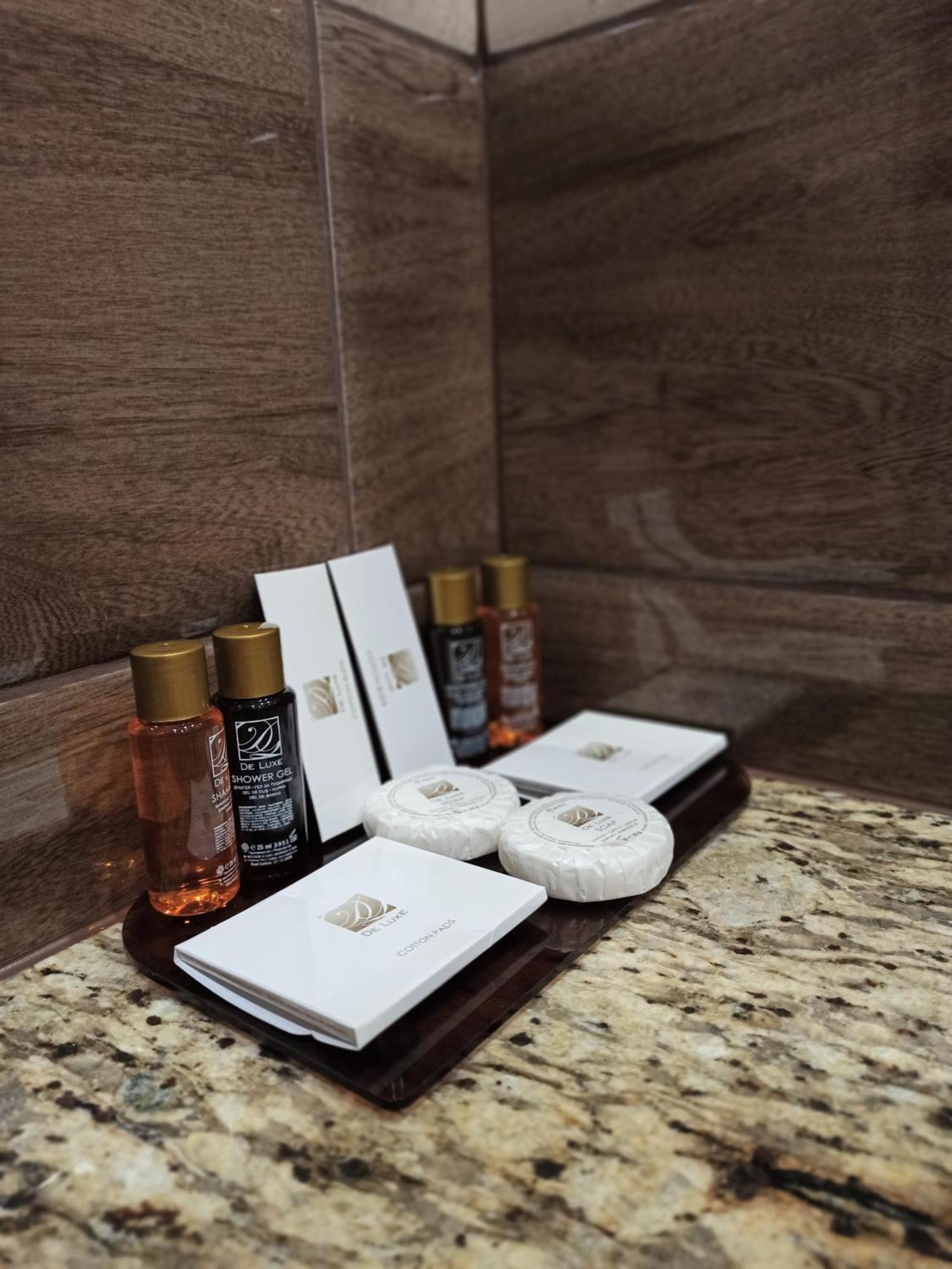 Hotel Хотел Театъръ à Pleven Extérieur photo