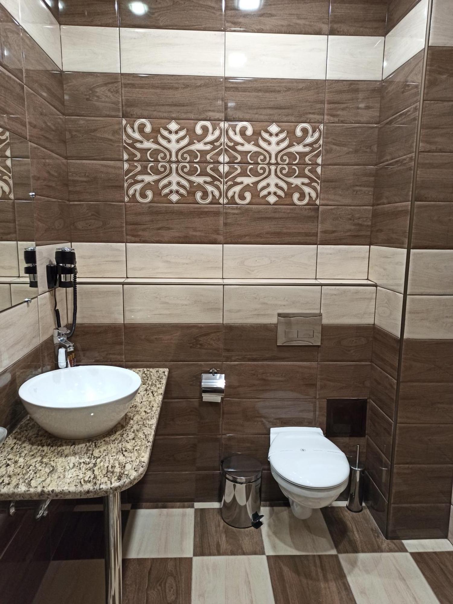 Hotel Хотел Театъръ à Pleven Extérieur photo