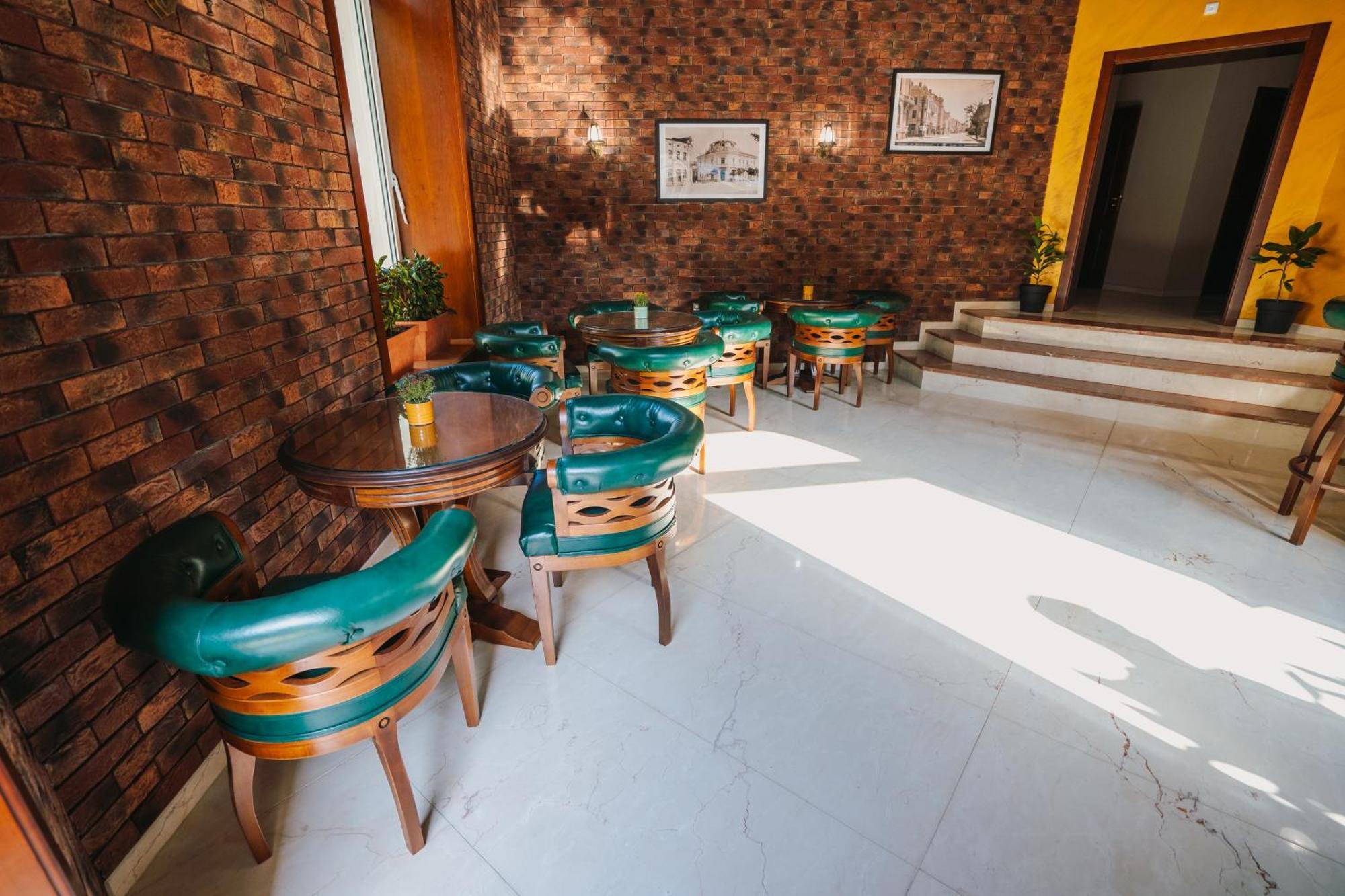 Hotel Хотел Театъръ à Pleven Extérieur photo